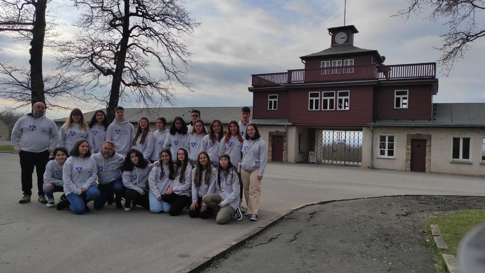 Grupo de alumnos participantes en la estancia taller en Buchenwald
