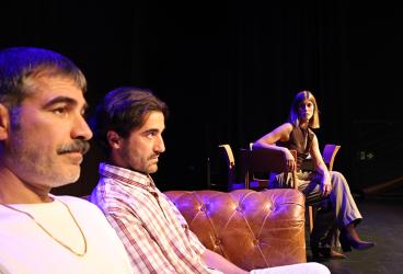 Estrénate · Action: 'El pueblo'