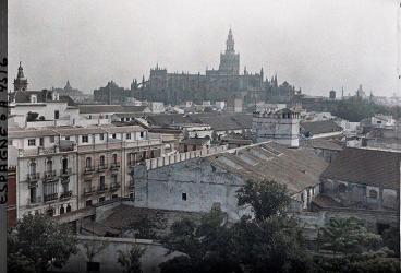 Exposición 'Tras la senda de los Lumière. Sevilla en color (1914-1929)...