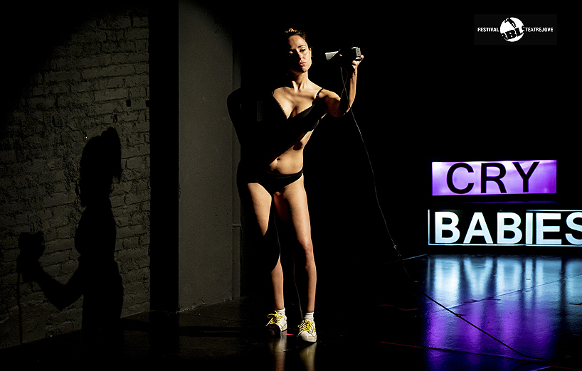 Estrénate · The followers Co: 'Cry babies'