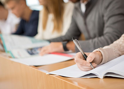 Comisión general de becas en la Universidad de Sevilla