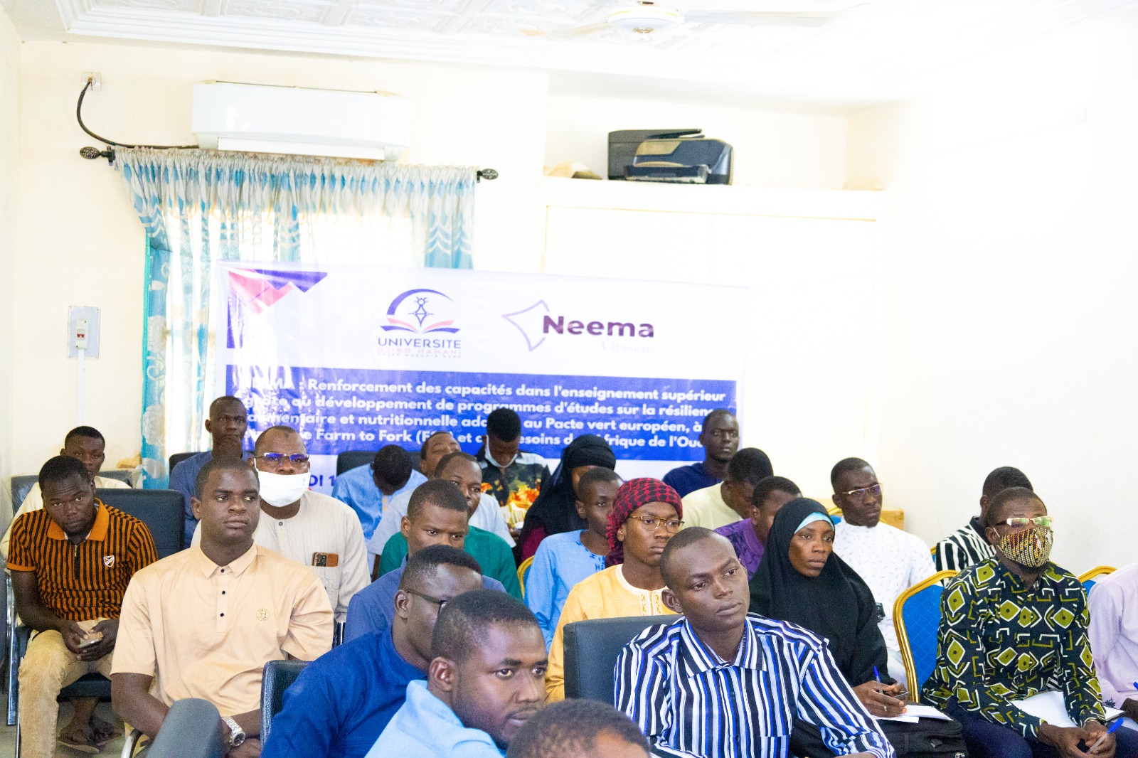 El proyecto europeo NEEMA inicia su formación online sobre resiliencia alimentaria con más de 1.000 inscritos Sesión de formación