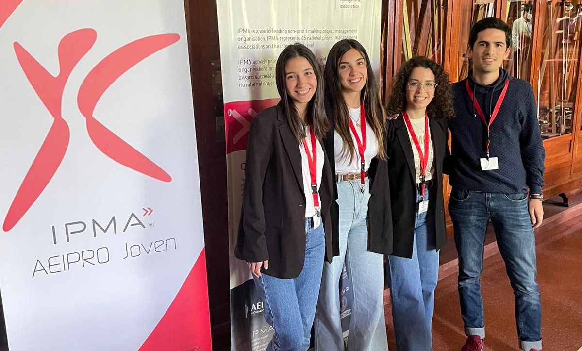 Estudiantes de la US que participaron en la final