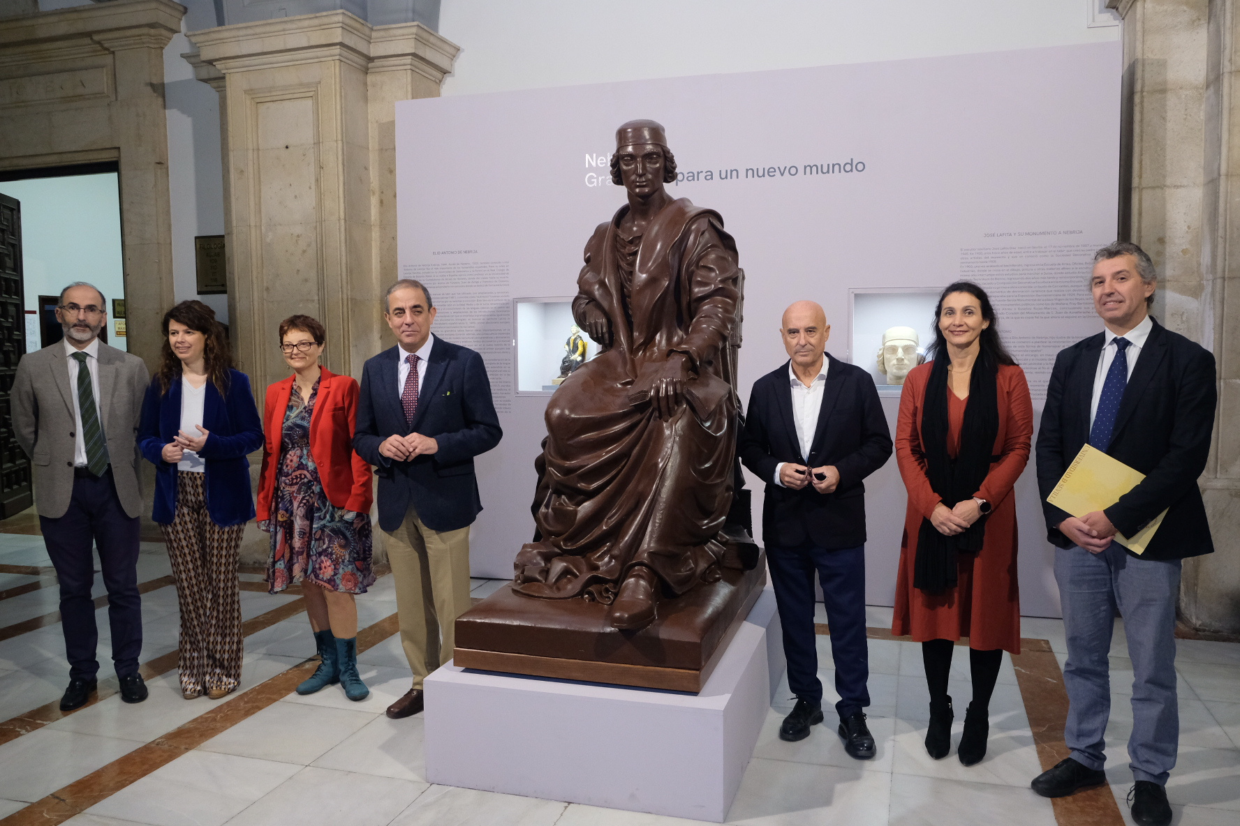 La escultura 'Elio Antonio de Nebrija'  y las autoridades