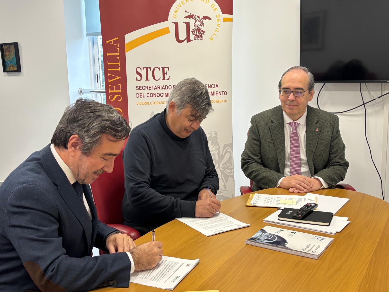Firma del convenio entre la US y CEACOP