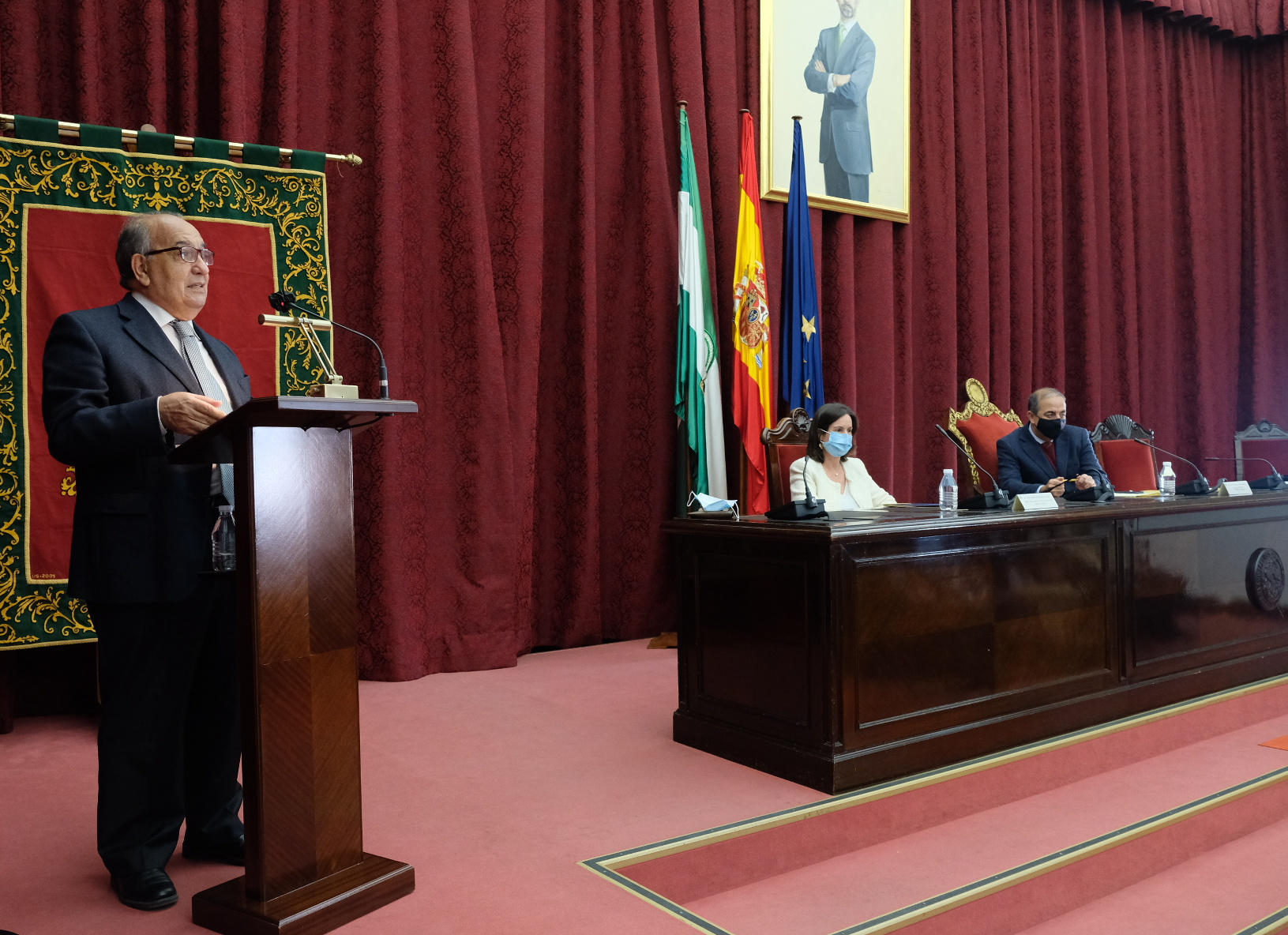 Suárez Japón inaugura el Congreso en el Paraninfo
