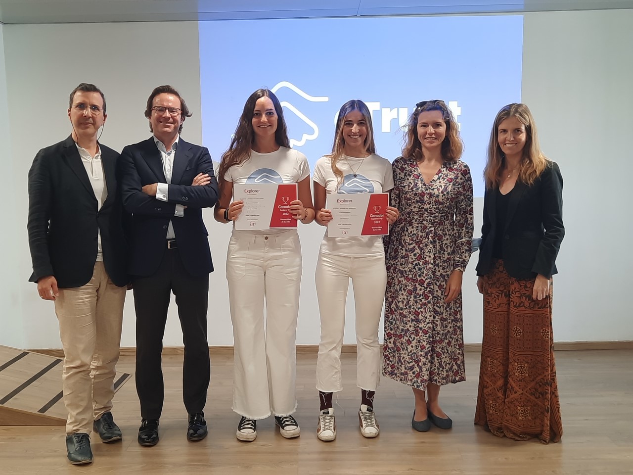 Ganadoras del Santander Explorer 2022 en la Universidad de Sevilla