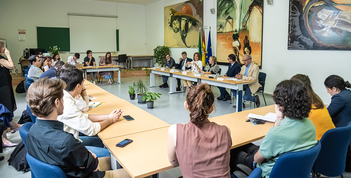 Encuentro de estudiantes con la ministra Teresa Ribera