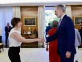 El Rey recibe a las profesoras Lola Pons y Blanca Garrido con motivo de los Premios Archiletras de la Lengua