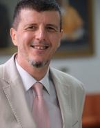 Decano de la Facultad de Comunicación, José Luis Navarrete Cardero